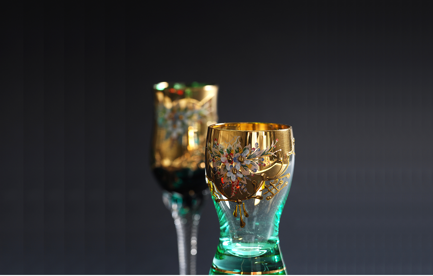 cabro oro lucido su bicchiere - Rivestimenti Decorativi a base Oro e Metalli Preziosi