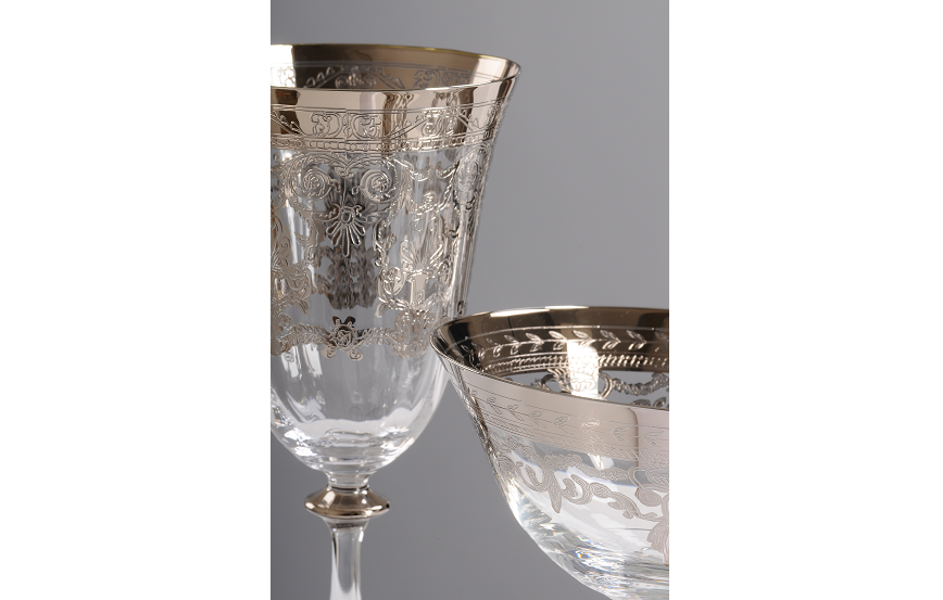 cabro platino lucido su vetro - Rivestimenti Decorativi a base Oro e Metalli Preziosi