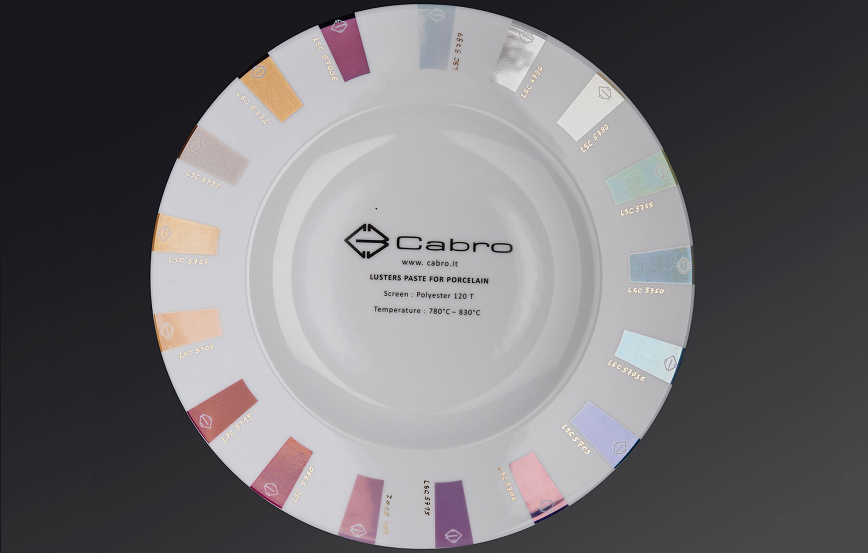 lustri di metalli preziosi su piatti