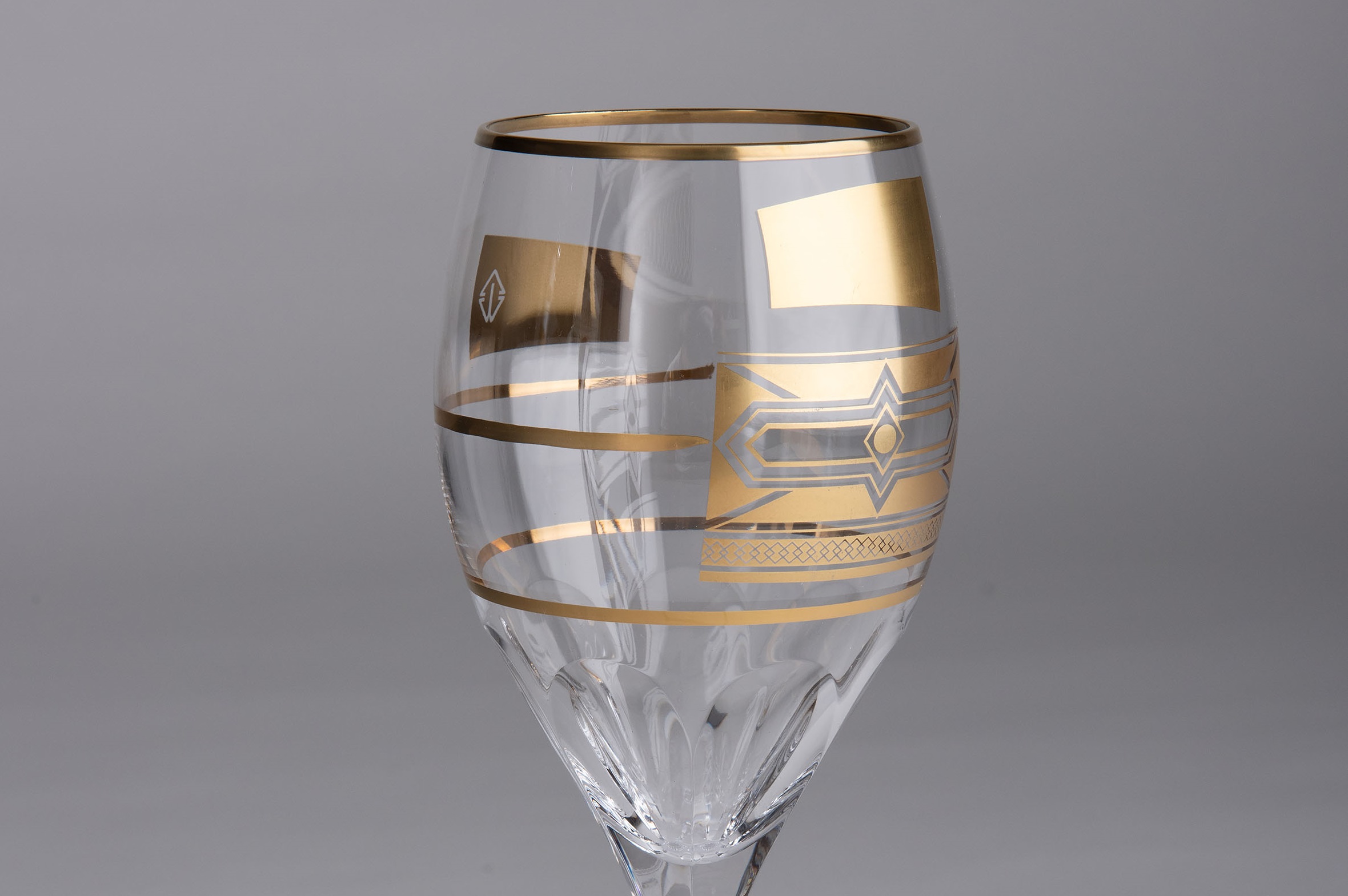 cabro brunito oro su vetro