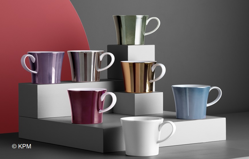 lustri di metalli preziosi cabro su tazze di porcellana